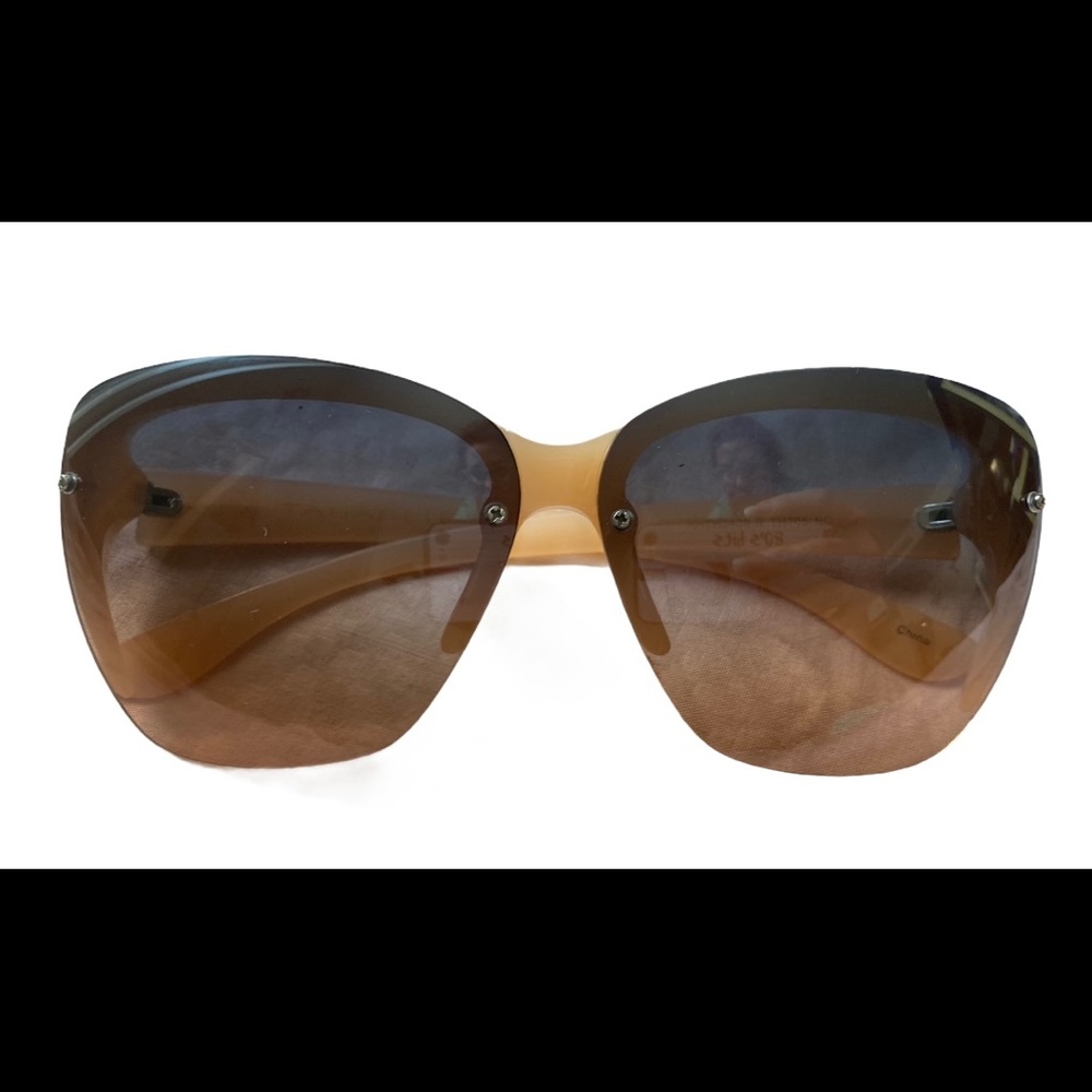 Tahari beige sunglasses